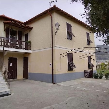 Casa Noemi, A Pochi Passi Dalle Spiagge E Dal Centro Di Arma Di Taggia. Arma di Taggia Exterior foto